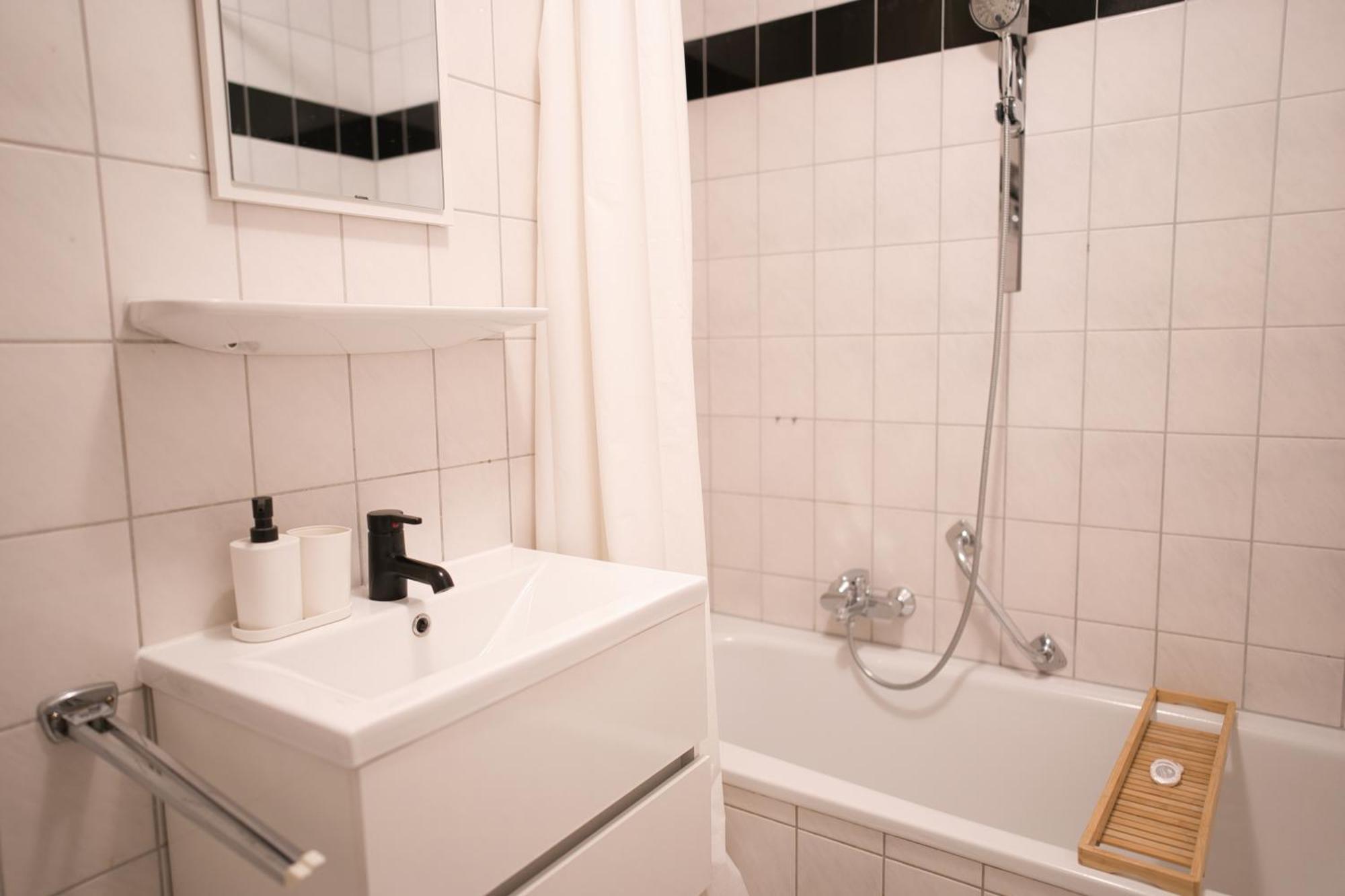 Moderne Ferienwohnung In Leimen Mit Balkon, Wehome Komfort المظهر الخارجي الصورة
